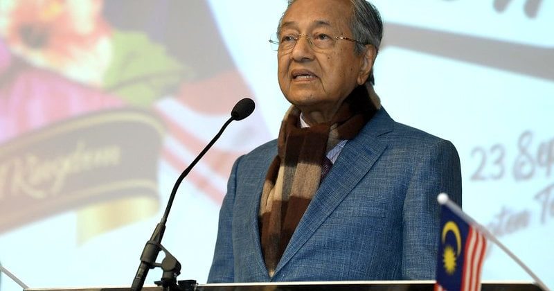 3rd national car project: Private sector will have to do it, says Dr M