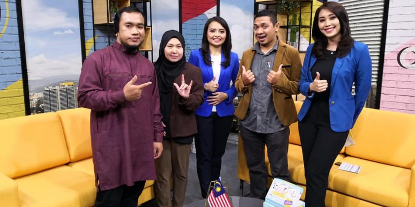 ‘Siasitok Sign Language AR Flashcard’ bersiaran secara langsung di RTM TV1.