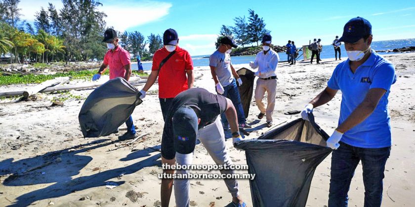 KEC International holds ‘Air pollution public awareness’ drive at Tg Batu beach