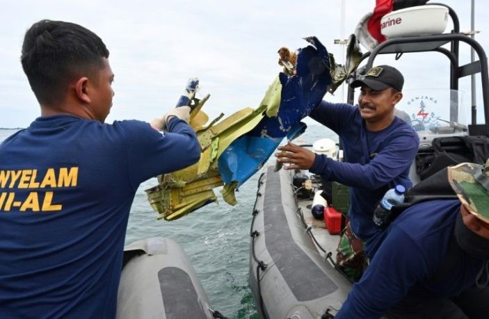 Crew on crashed Indonesian passenger jet did not declare emergency