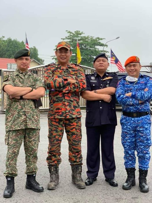 Wah! Bila tentera, bomba, polis dan pertahanan awam bergabung. Selamat menjalank…