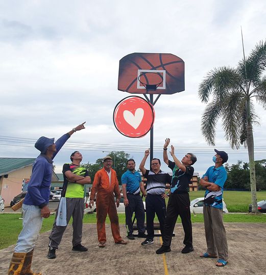 Projek bola sayang dh sttl3, mereka memanfaatkan masa ini dengan membina tiang g…