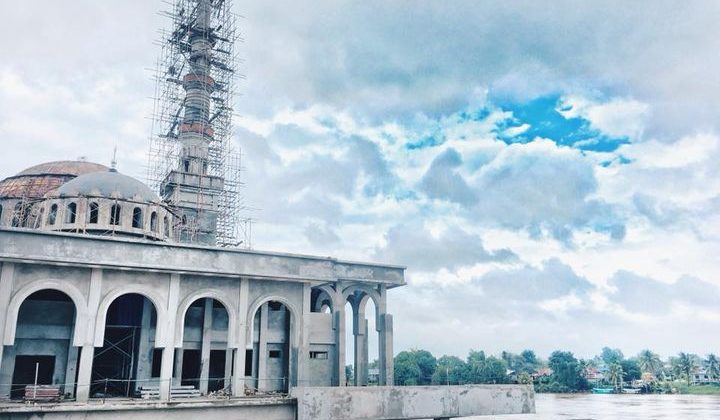 Masjid terapung kuching waterfront dalam perbinaan, Rumah Allah yang bakal menyi…