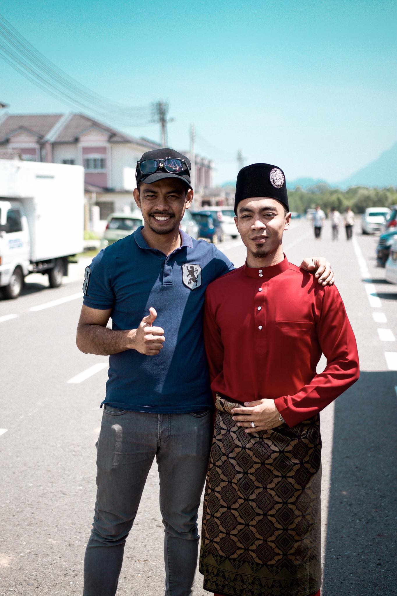 Selamat pengantin baru kepada jiran sebelah rumah en epy, semoga kekal hingga ke…